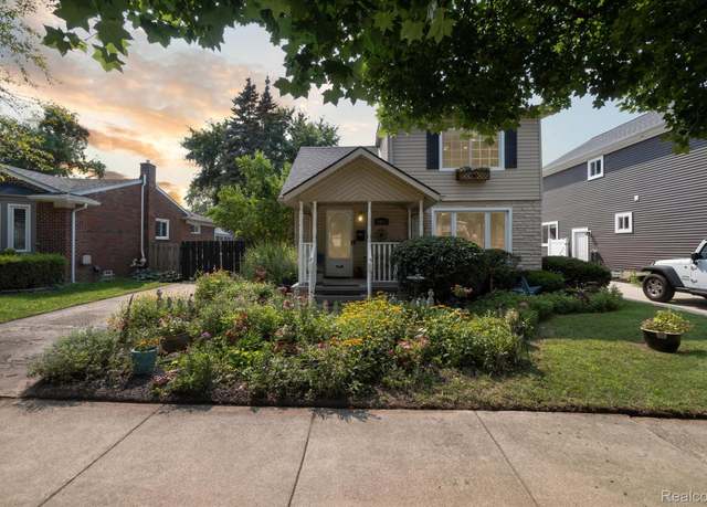 Property at 3047 Cumberland Rd, Berkley, MI 48072, 3 beds, 1.5 baths
