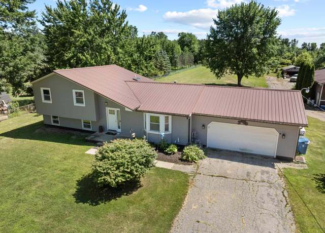 Property at 6451 Hill Rd, Swartz Creek, MI 48473, 3 beds, 2 baths