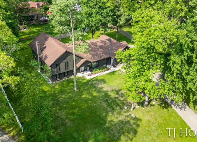 Property at 2605 Shadowbrook Dr SE, Grand Rapids, MI 49546, 5 beds, 3.5 baths