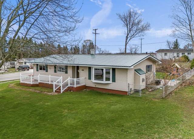 Property at 1235 Greenwich St, Manistee, MI 49660, 3 beds, 2.5 baths