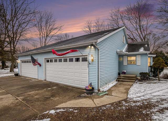 Property at 70874 Elkhart Rd, Edwardsburg, MI 49112, 5 beds