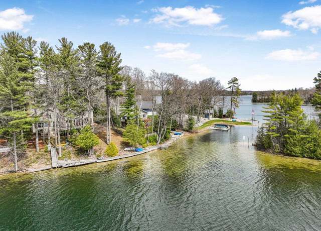 Property at 9401 Edgewood Ave, Traverse City, MI 49685, 3 beds, 4 baths