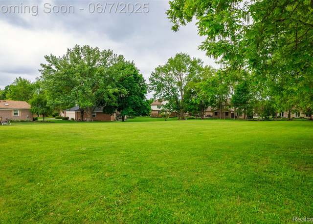 Property at 22335 Diamond Ct, Farmington Hills, MI 48335
