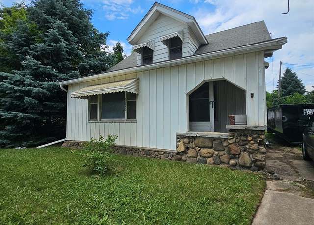 Property at 59550 10 Mile Rd, South Lyon, MI 48178, 3 beds, 1 bath