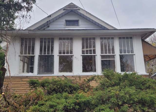 Property at 931 Hughes Ave, Flint, MI 48503, 2 beds, 1 bath