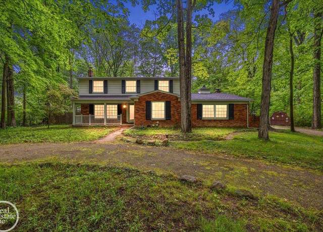 Property at 252 Wimberly Dr, Rochester Hills, MI 48306, 4 beds, 2.5 baths