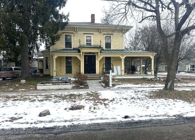 Property at 222 Summit St, Howell, MI 48843, 4 beds, 3 baths