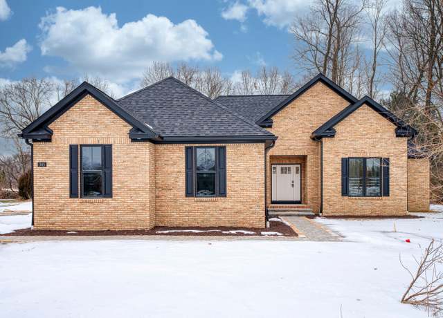 Property at 345 Granite Dr, Howell, MI 48843, 3 beds, 2.5 baths