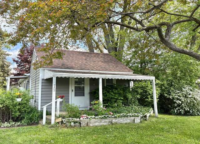 Property at 72 Marion Ave, Waterford, MI 48328, 2 beds, 1 bath