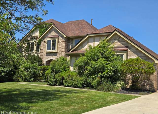 Property at 39126 Wilton Ct, White Lake, MI 48331, 4 beds, 2.5 baths
