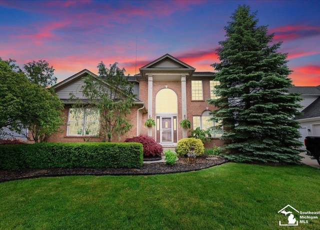 Property at 27679 E Mockingbird Dr, Flat Rock, MI 48134, 4 beds, 3 baths