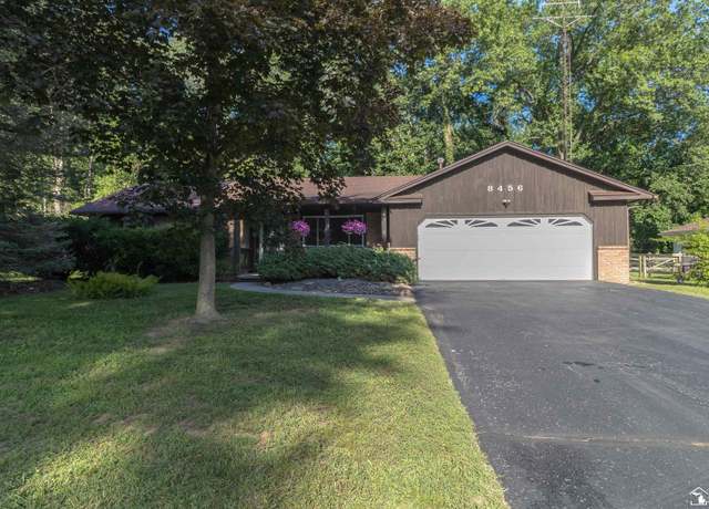 Property at 8456 Cottonwood Dr, Lambertville, MI 48144, 3 beds, 2 baths