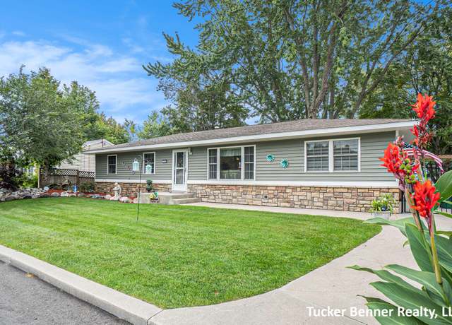 Property at 215 Mcconnell Ave, North Muskegon, MI 49445, 3 beds, 1.5 baths