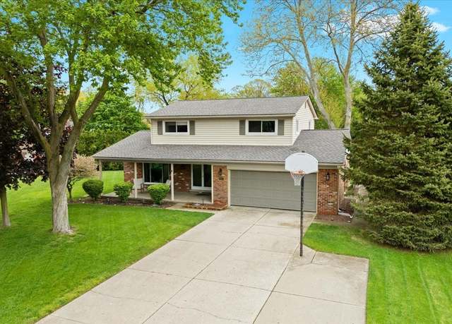 Property at 6557 N Twindale Ct, Shelby Twp, MI 48316, 4 beds, 2 baths