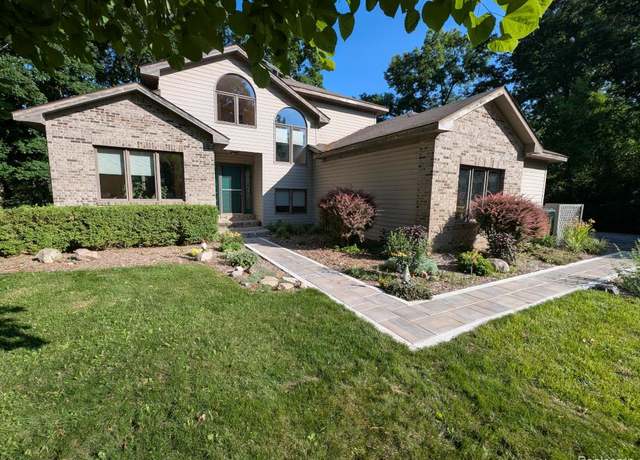 Property at 950 Powell Lake Ct, Oxford, MI 48371, 3 beds, 2.5 baths