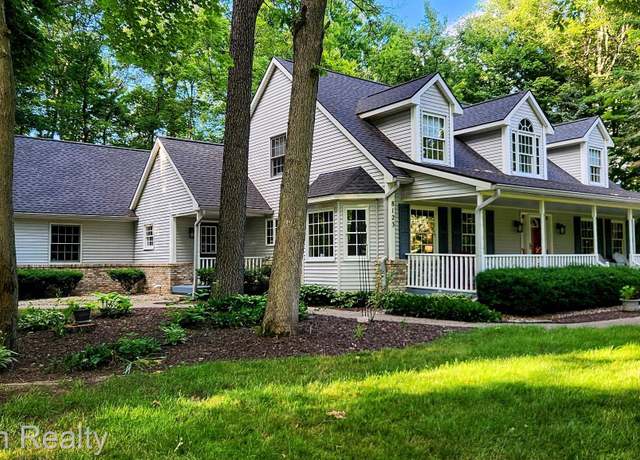 Property at 8123 Baypointe Dr, Brighton, MI 48114, 3 beds, 2.5 baths