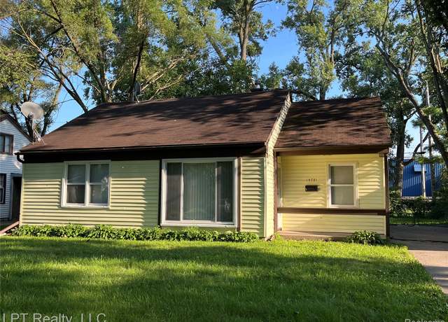 Property at 10731 Albany St, Oak Park, MI 48237, 3 beds, 1 bath