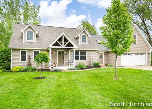 Property at 9953 10 Mile Rd NE, Rockford, MI 49341, 5 beds, 3.5 baths
