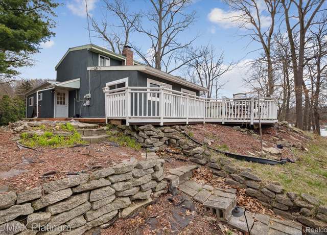 Property at 11549 Riverbank Ln, Putnam Township, MI 48169, 2 beds, 1 bath