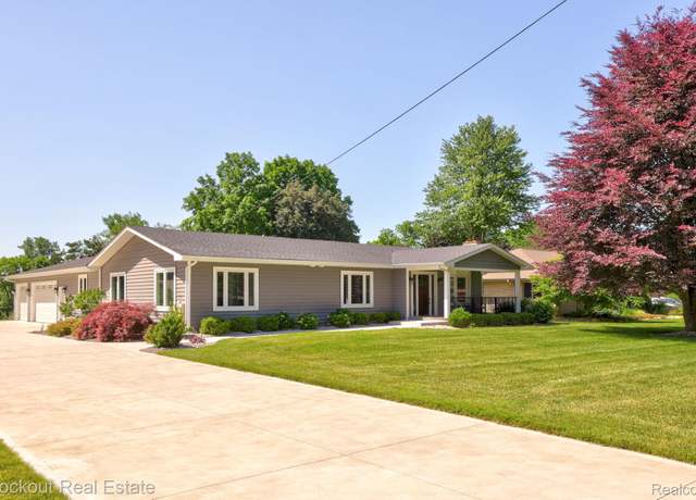 Property at 705 W Tuscola St, Frankenmuth, MI 48734, 3 beds, 2.5 baths