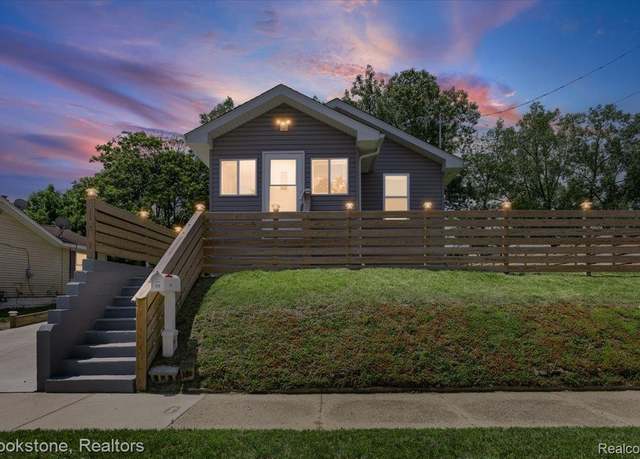 Property at 111 Omar St, Pontiac, MI 48342, 3 beds, 1.5 baths