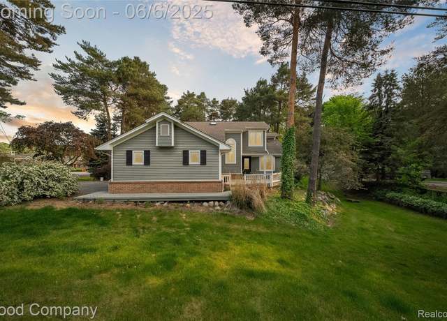 Property at 5490 Clarkston Rd, Clarkston, MI 48348, 3 beds, 3.5 baths