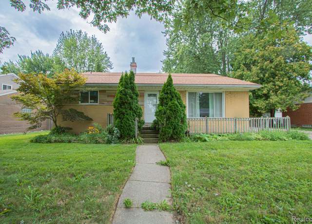 Property at 35501 Griswald St, Clinton Charter Township, MI 48035, 4 beds, 1.5 baths