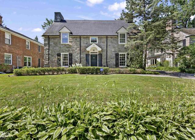 Property at 93 Merriweather Rd, Grosse Pointe Farms, MI 48236, 6 beds, 4.5 baths