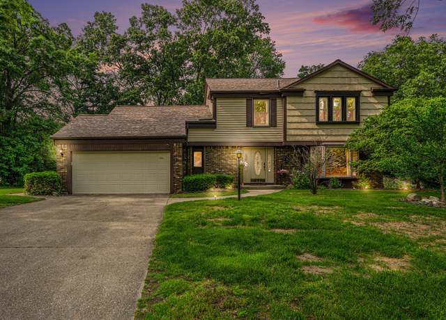 Property at 5204 Foxcroft Dr, Kalamazoo, MI 49009, 4 beds, 2.5 baths
