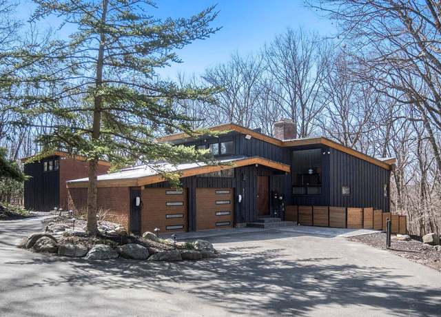 Property at 855 Country Club Rd, Ann Arbor, MI 48105, 4 beds, 3.5 baths