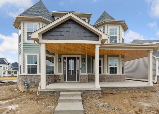 Property at 19376 Ryan Dr, Macomb, MI 48042, 4 beds, 3.5 baths