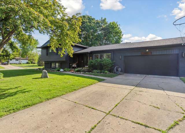 Property at 5394 Kimberly Dr, Grand Blanc, MI 48439, 4 beds, 2.5 baths
