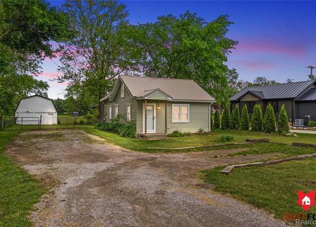 Property at 10123 Lapeer Rd, Davison, MI 48423, 2 beds, 1 bath
