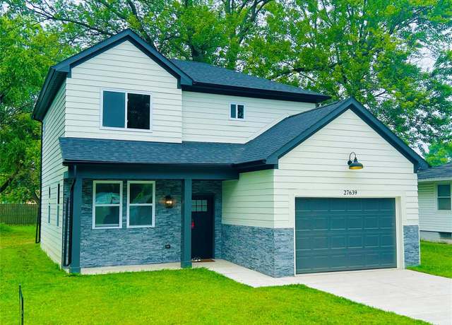 Property at 27639 Bohn St, Roseville, MI 48066, 3 beds, 2.5 baths