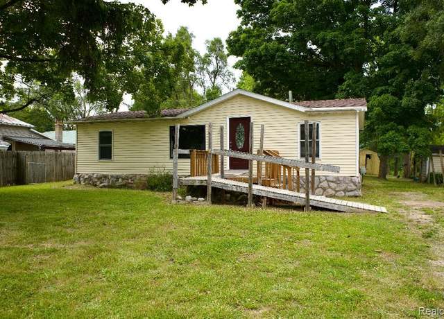 Property at 11709 Old Belding Rd NE, Belding, MI 48809, 3 beds, 2 baths