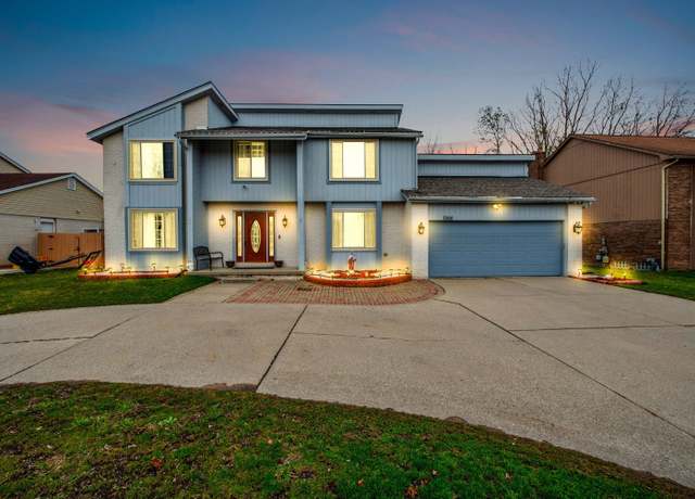 Property at 7260 Silver Leaf Ln, West Bloomfield, MI 48322, 4 beds, 3 baths