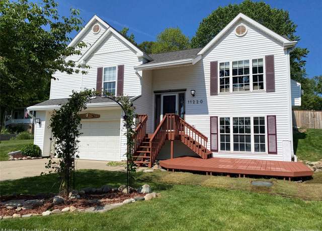 Property at 11220 Silver Dr, Whitmore Lake, MI 48189, 4 beds, 3 baths