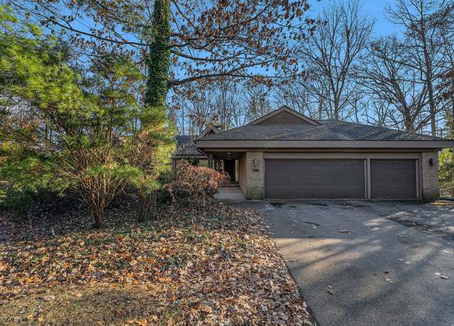 Property at 1195 Banbury Cir, Bloomfield Hills, MI 48302, 3 beds, 2.5 baths