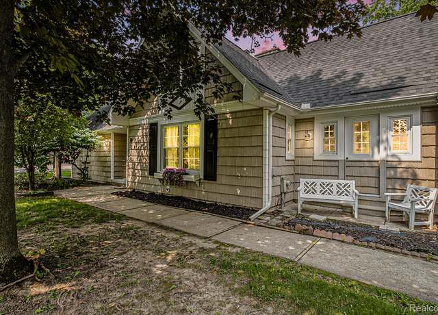 Property at 9818 Burning Tree Dr, Grand Blanc, MI 48439, 5 beds, 3 baths