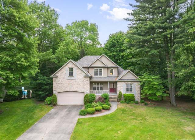 Property at 3409 Ancient Dr, Port Huron, MI 48060, 4 beds, 2.5 baths