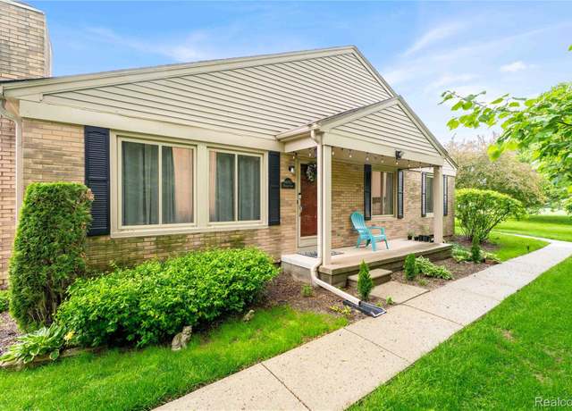 Property at 44472 Virginia Ct, Clinton Charter Township, MI 48038, 2 beds, 3 baths