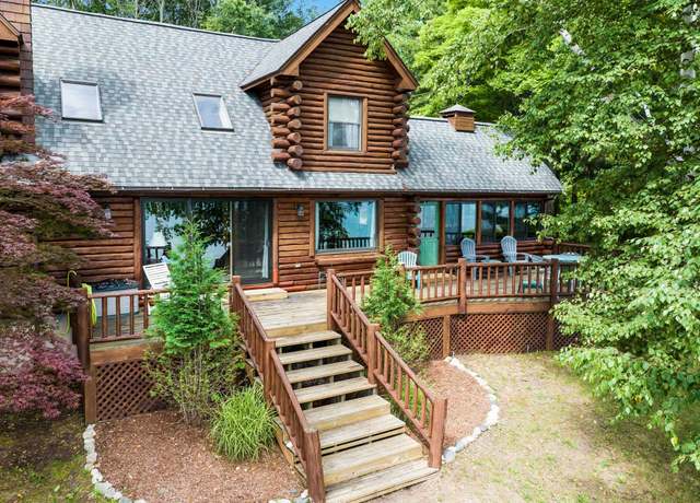 Property at 793 S Wagon Wheel Dr, Northport, MI 49670, 3 beds, 3.5 baths
