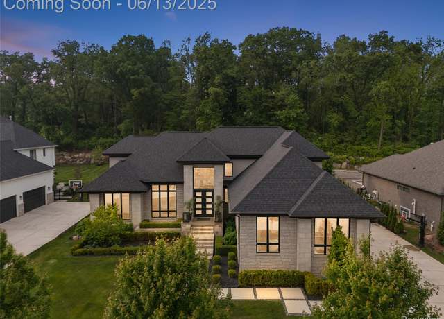 Property at 212 Enclave Ct, Rochester Hills, MI 48306, 5 beds, 5 baths