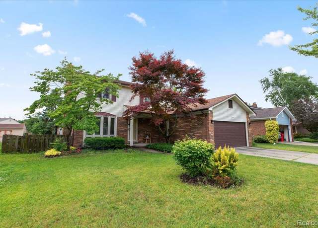 Property at 18068 Autumn Ln, Macomb, MI 48044, 3 beds, 1.5 baths
