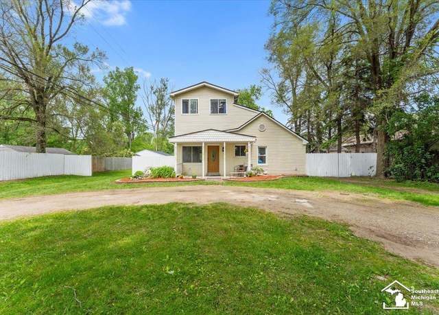 Property at 37450 S Huron Rd, New Boston, MI 48164, 4 beds, 1.5 baths