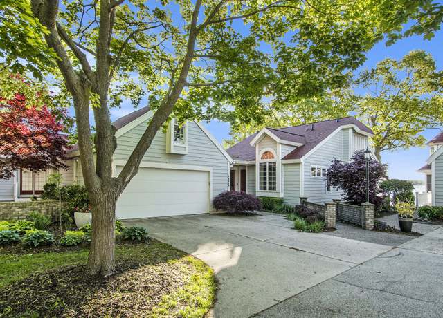 Property at 16928 Landing Dr, Spring Lake, MI 49456, 3 beds, 2.5 baths