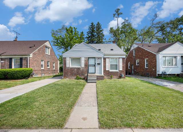 Property at 18930 Curtis St, Highland Park, MI 48219, 3 beds, 1 bath