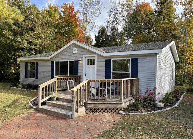 Property at 580 N Popp Rd, Lake Leelanau, MI 49653, 3 beds, 2 baths