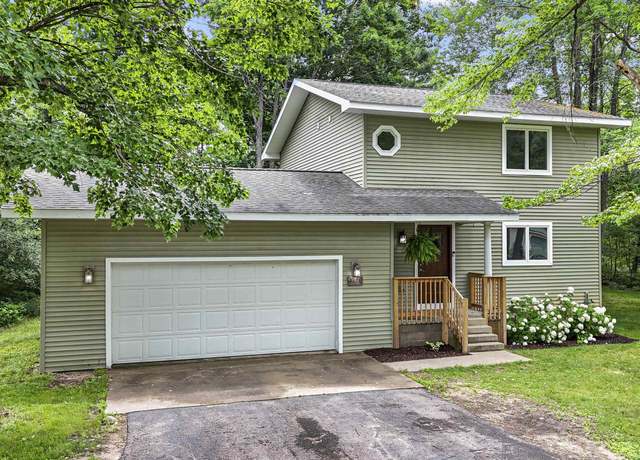 Property at 3378 Inwood Circle Dr, Kalkaska, MI 49646, 3 beds, 2 baths