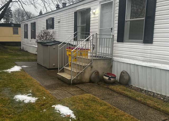 Property at 17011 St. George Dr, Macomb, MI 48044, 2 beds, 2 baths
